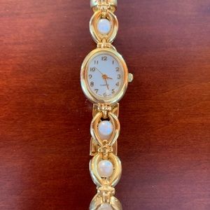 7 Avon watches all new except 2,